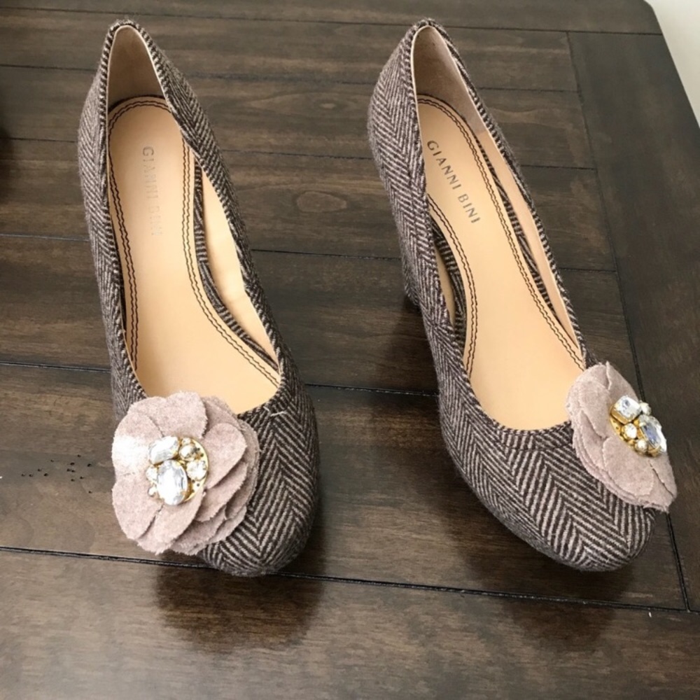 👠 Gianni Bini Heels - Glam Detailed